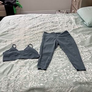 Old Navy Women's Ribbed Sports Bra & Pants in Blue